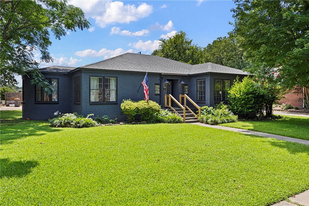 201 W 8th Street, Russellville, AR 72801
