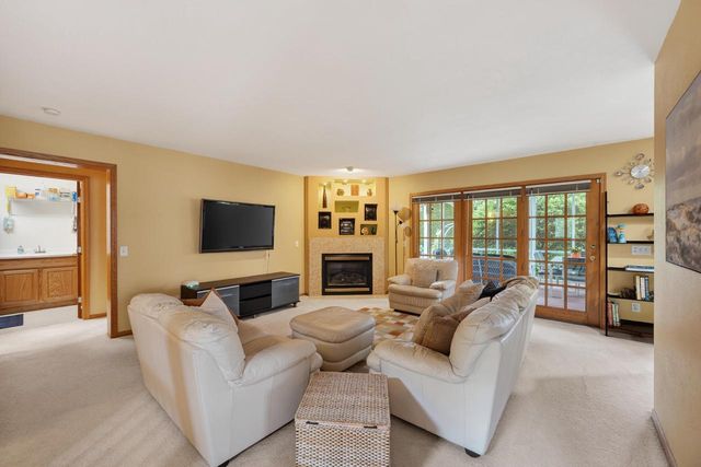 7113 Maple Point Drive, Madison, WI 53719