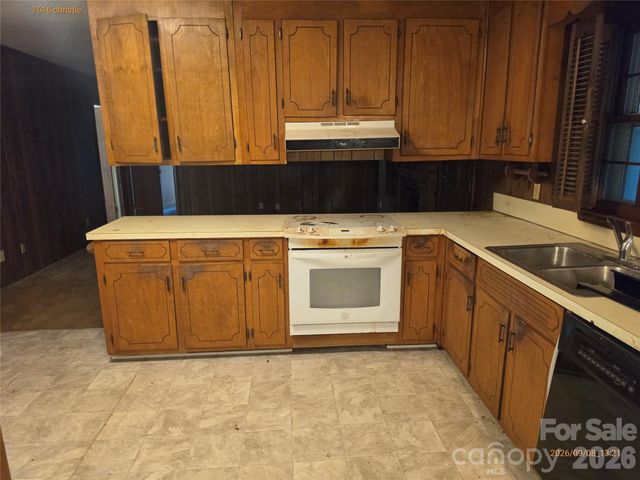 7616 Christie Lane, Charlotte, NC 28217