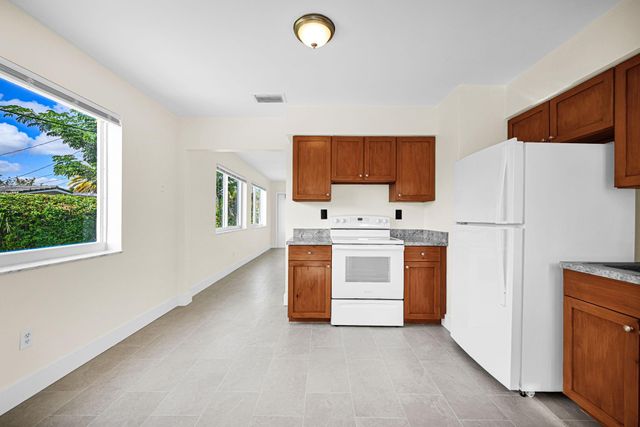 2118 N 14 Ave Rear, Dania Beach, FL 33020