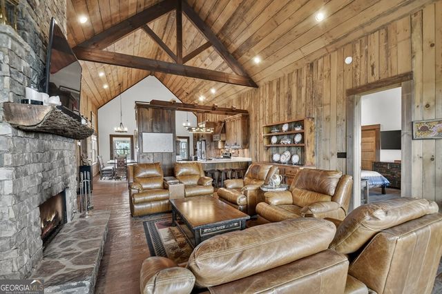 185 Logan Drive, Mineral Bluff, GA 30559