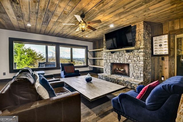185 Logan Drive, Mineral Bluff, GA 30559