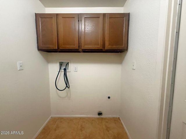 8332 N 50TH Drive, Glendale, AZ 85302