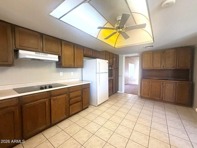 8332 N 50TH Drive, Glendale, AZ 85302