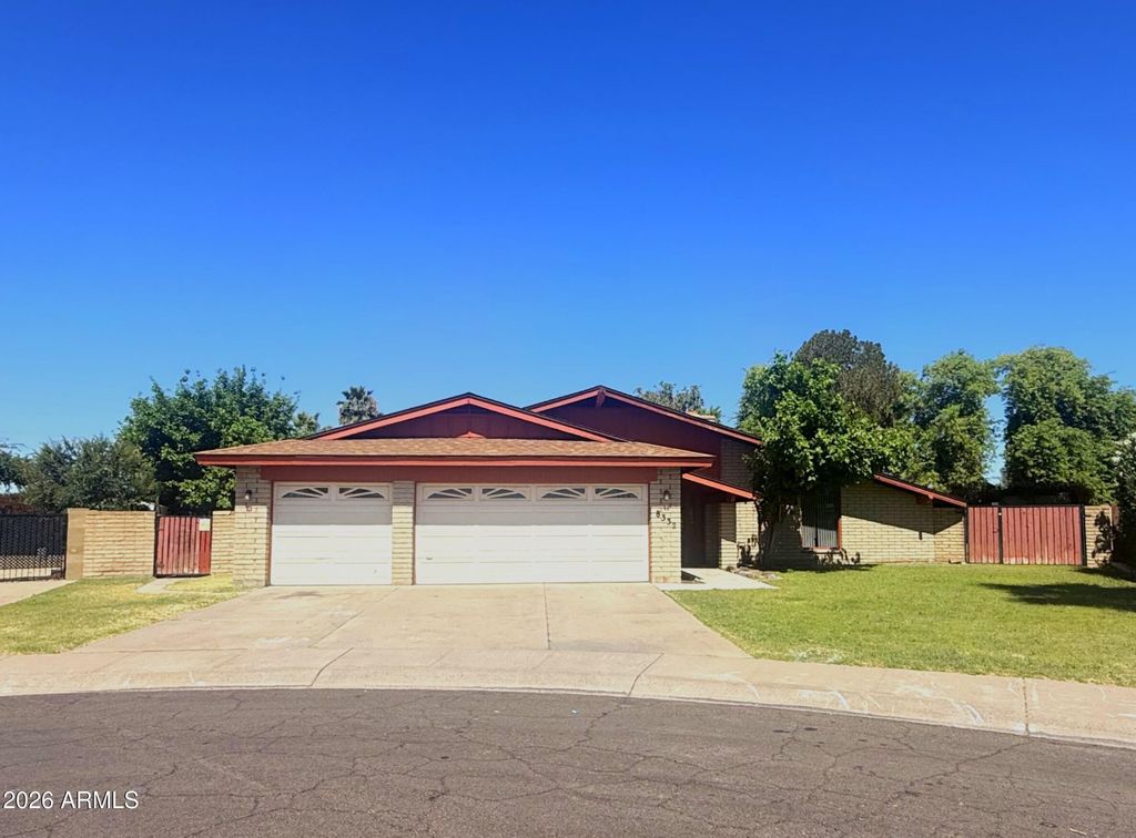 8332 N 50TH Drive, Glendale, AZ 85302
