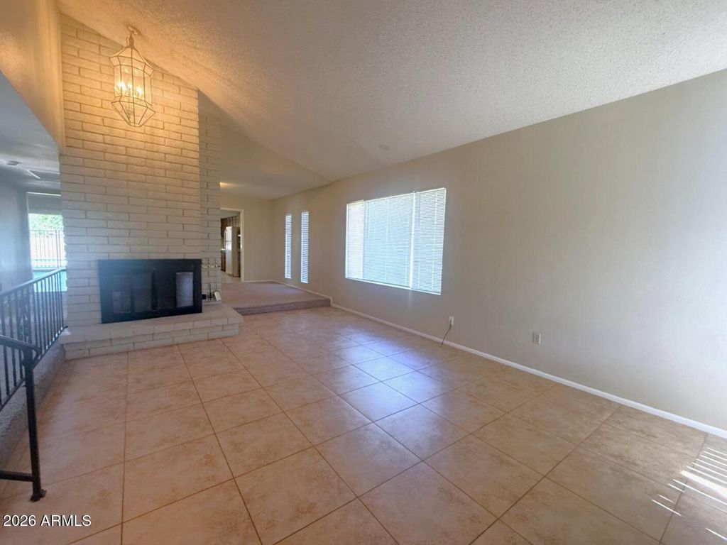 8332 N 50TH Drive, Glendale, AZ 85302 — photo 2