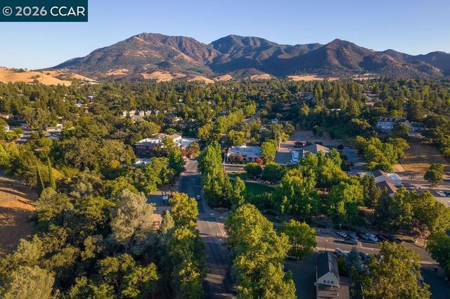 1506 1506 N El Camino Dr, Clayton, CA 94517