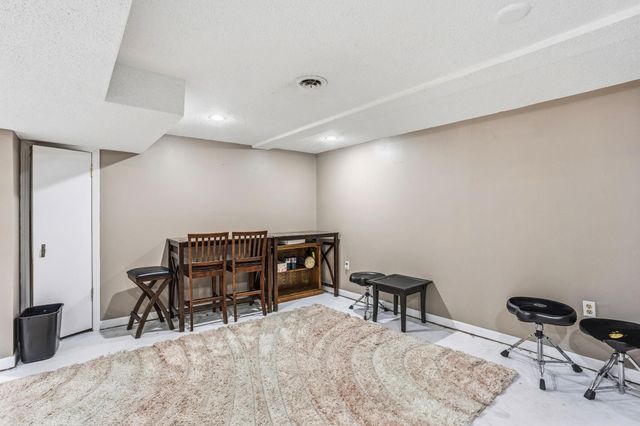 8206 Hemingway Avenue S, Cottage Grove, MN 55016