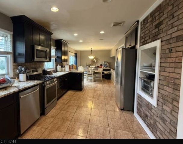 12 Drapkin Ave, Linden City, NJ 07036