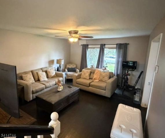 12 Drapkin Ave, Linden City, NJ 07036