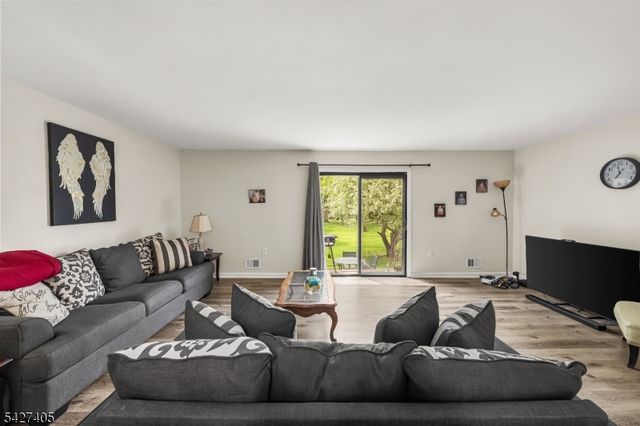 1101 Tudor Ct, Hillsborough Twp., NJ 08844