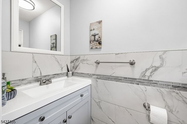 1101 Tudor Ct, Hillsborough Twp., NJ 08844