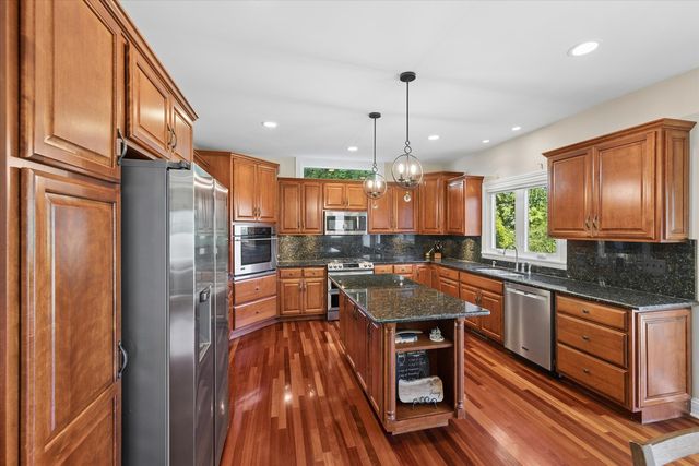 583 W Fay Avenue, Elmhurst, IL 60126