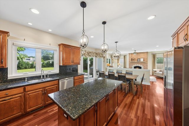583 W Fay Avenue, Elmhurst, IL 60126