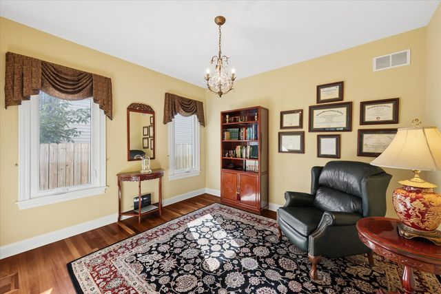 583 W Fay Avenue, Elmhurst, IL 60126
