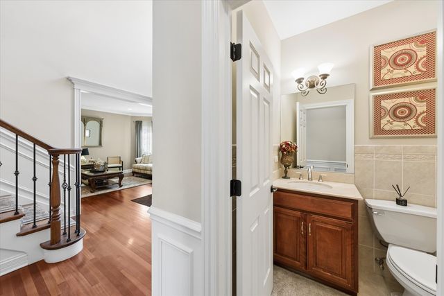 583 W Fay Avenue, Elmhurst, IL 60126