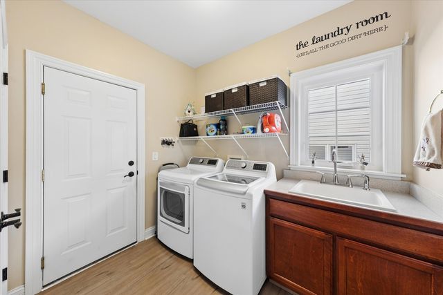 583 W Fay Avenue, Elmhurst, IL 60126
