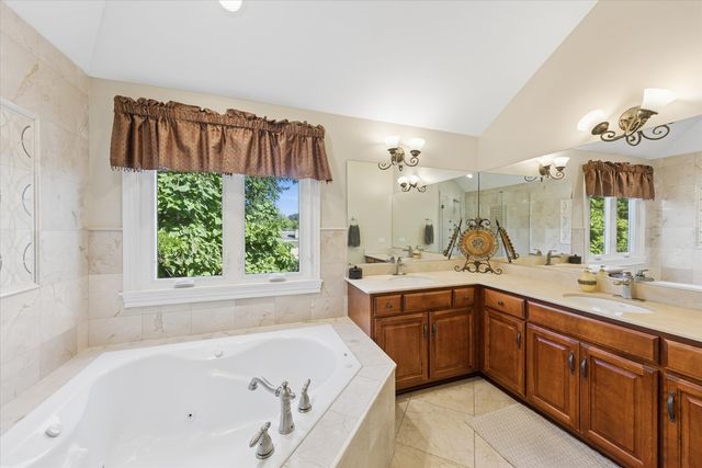 583 W Fay Avenue, Elmhurst, IL 60126