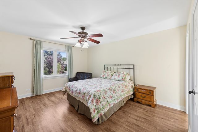 583 W Fay Avenue, Elmhurst, IL 60126