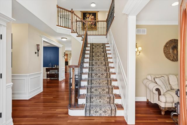 583 W Fay Avenue, Elmhurst, IL 60126