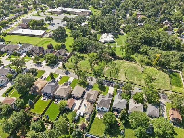 583 W Fay Avenue, Elmhurst, IL 60126