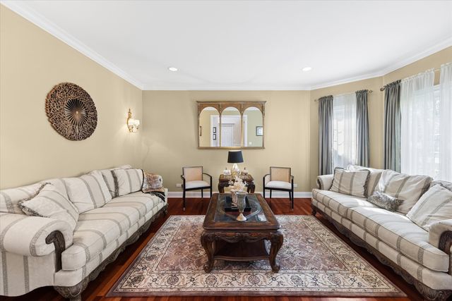 583 W Fay Avenue, Elmhurst, IL 60126