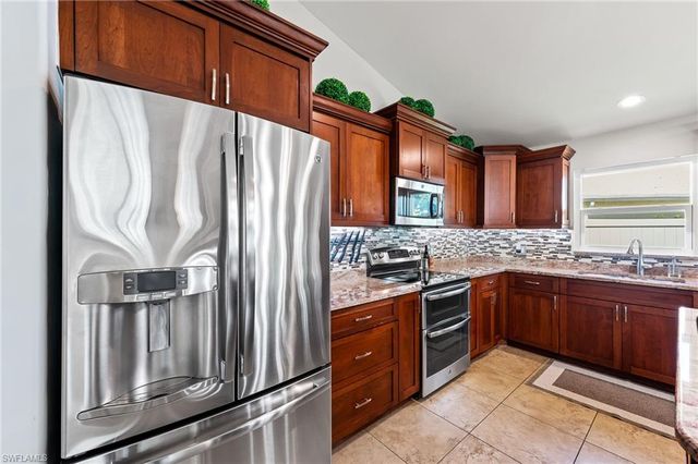 1250 Silverstrand DR, Naples, FL 34110
