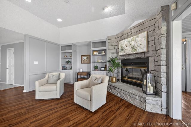 18820 Ridge Road, Catoosa, OK 74015