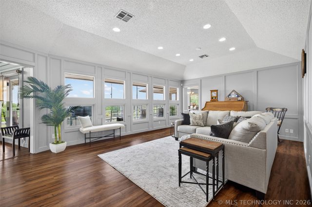 18820 Ridge Road, Catoosa, OK 74015