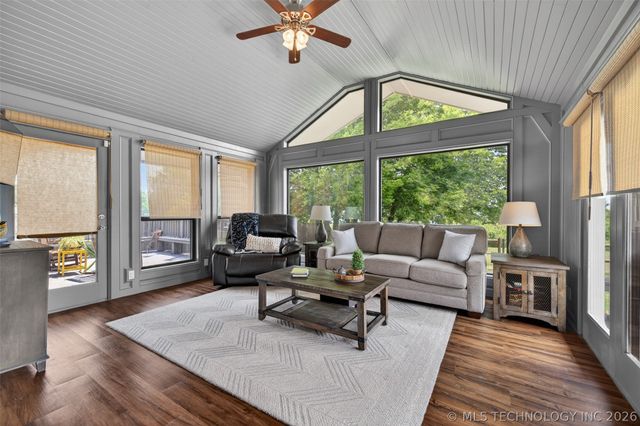 18820 Ridge Road, Catoosa, OK 74015