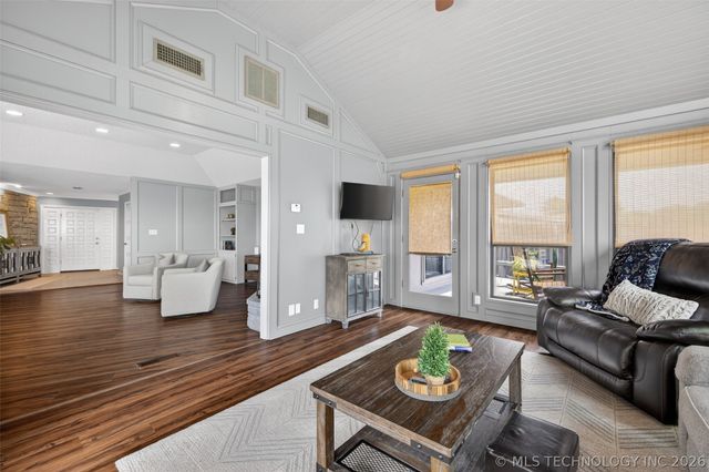 18820 Ridge Road, Catoosa, OK 74015