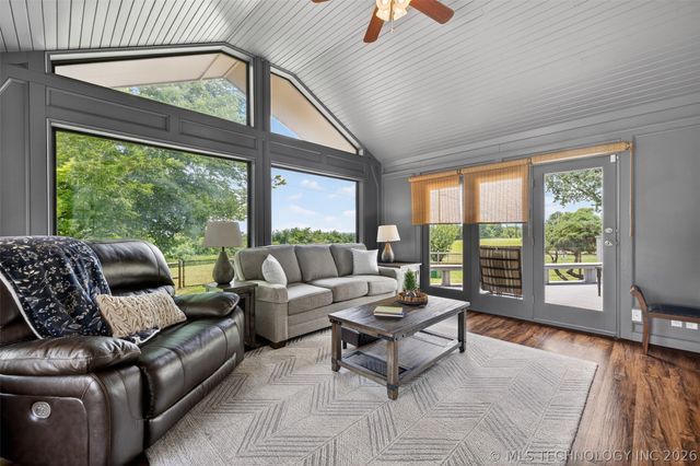 18820 Ridge Road, Catoosa, OK 74015