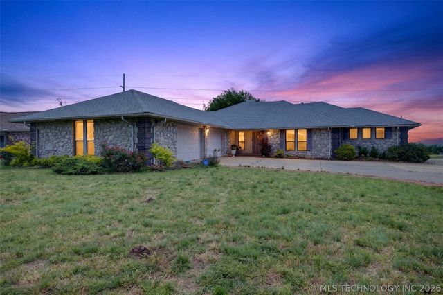 18820 Ridge Road, Catoosa, OK 74015