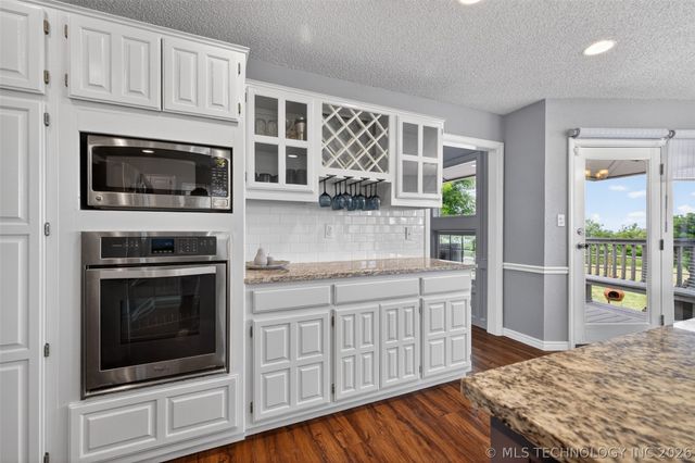 18820 Ridge Road, Catoosa, OK 74015