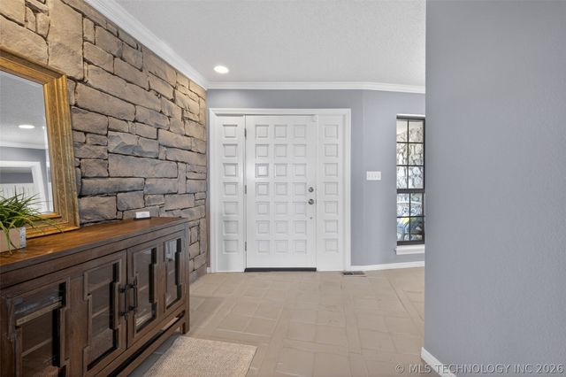 18820 Ridge Road, Catoosa, OK 74015