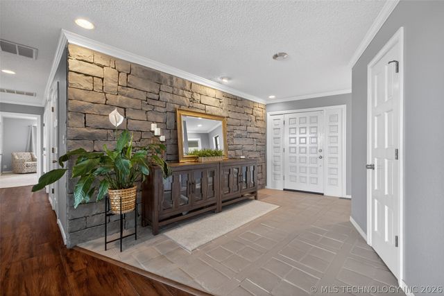 18820 Ridge Road, Catoosa, OK 74015