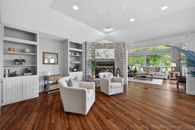 18820 Ridge Road, Catoosa, OK 74015