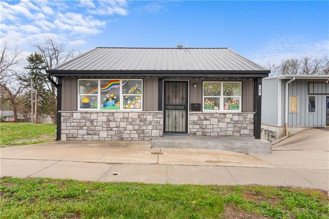 705 E 23rd Street S, Independence, MO 64055