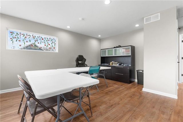 705 E 23rd Street S, Independence, MO 64055