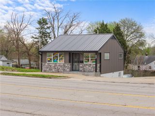705 E 23rd Street S, Independence, MO 64055