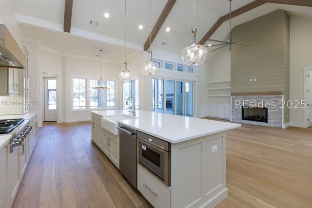 18 Summerton Dr, Bluffton, SC 29910