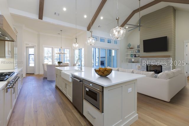 18 Summerton Dr, Bluffton, SC 29910