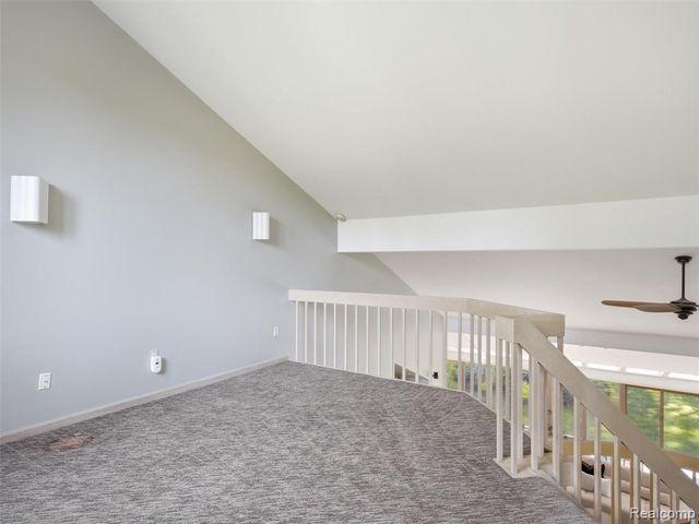 1250 Sunniwood Place, Rochester, MI 48306