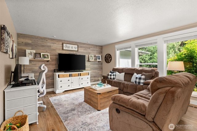 7247 SE Snowy Way, Port Orchard, WA 98367