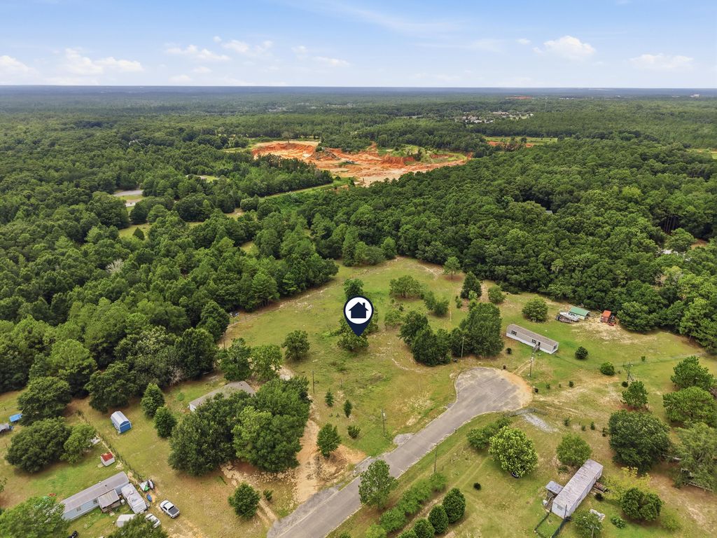 Image 12 of property listing at 4569 Belleville Court, Milton, FL 32583