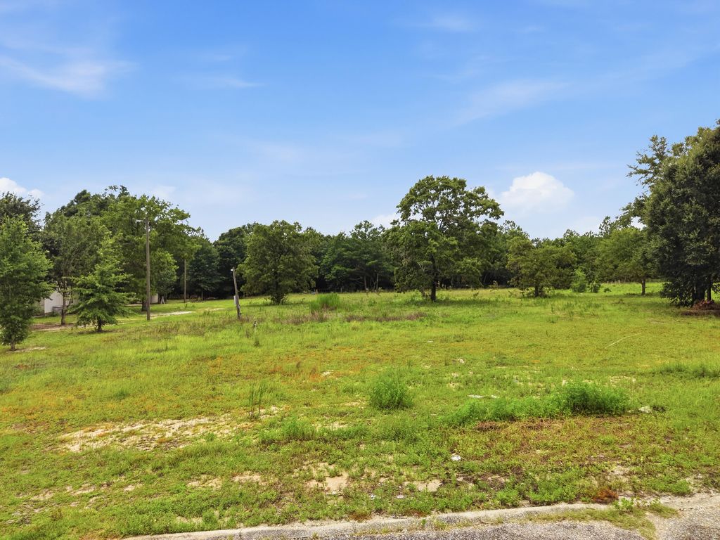 Image 2 of property listing at 4569 Belleville Court, Milton, FL 32583