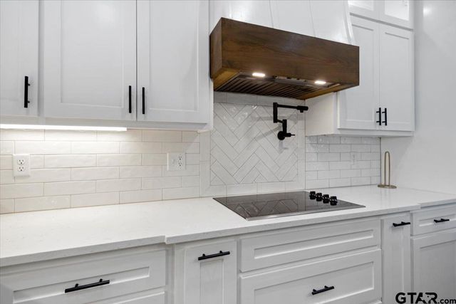 12432 Maplewood Dr, Lindale, TX 75771