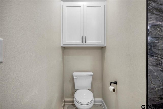 12432 Maplewood Dr, Lindale, TX 75771