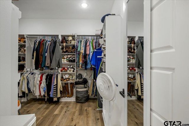 12432 Maplewood Dr, Lindale, TX 75771