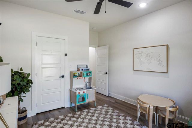 12432 Maplewood Dr, Lindale, TX 75771